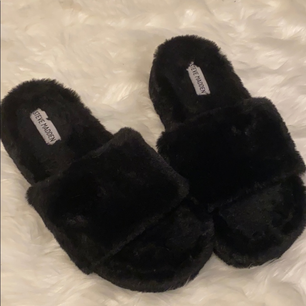 Steve Madden fizzy slippers